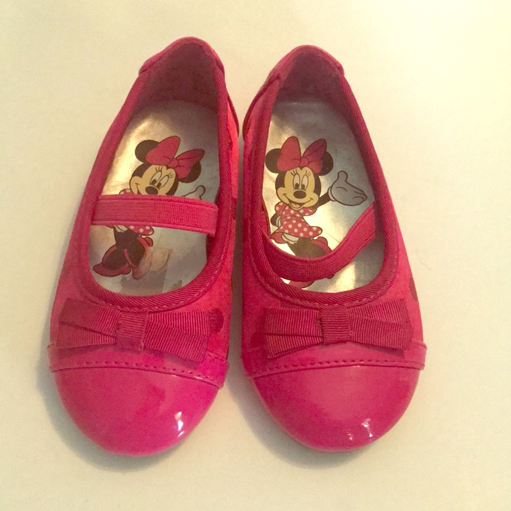 Adorable Pink Minnie Mouse shoes